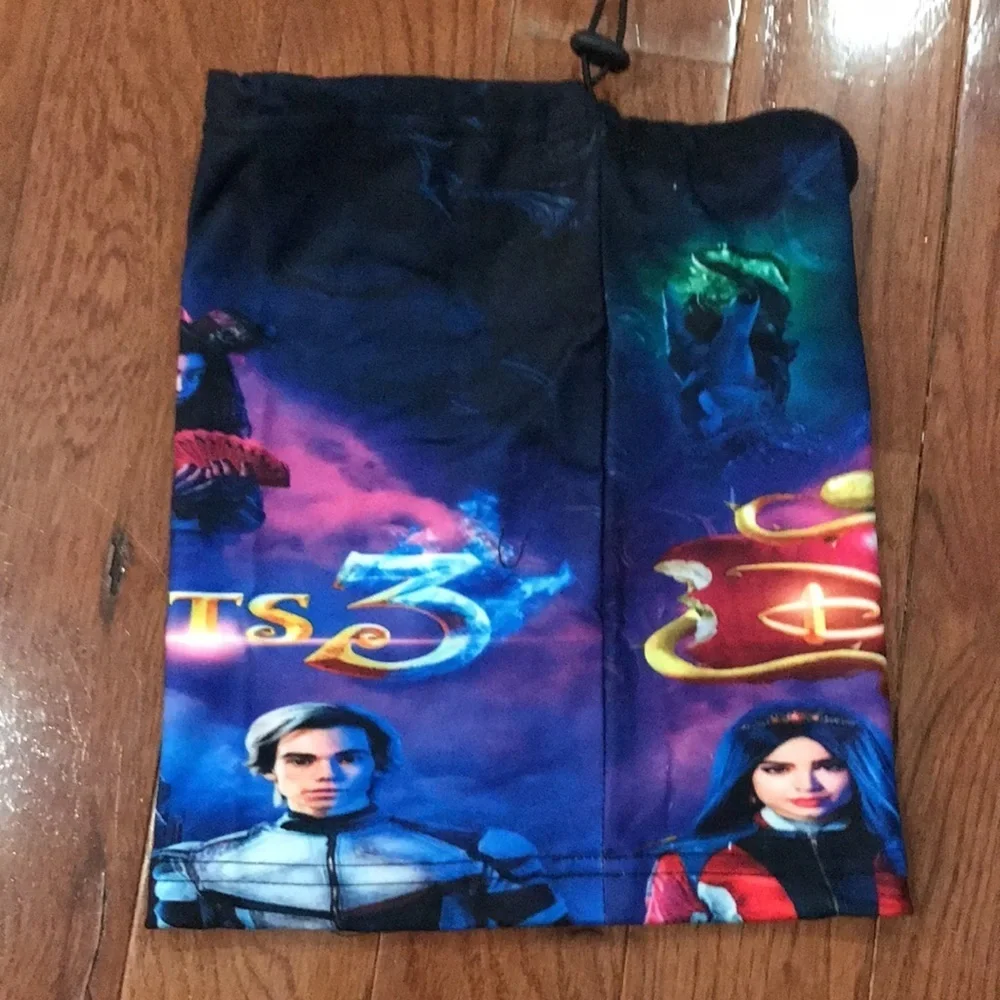 6/$20 New Descendants 3 super soft neck gaiter
